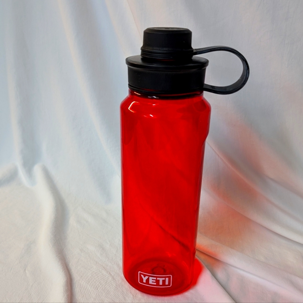 YETI Rambler 26 oz Water Bottle – Rescue Red with Chug Cap